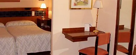 Szálloda Madrid Bierzo 3*